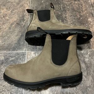 🏷️ SOLD Blundstone 1941 Classics Series Chelsea Boots Stone Nubuck US 7